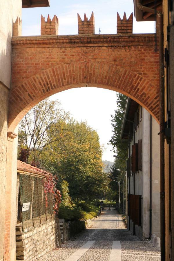 L'Antica Corte Lazzago Rooms Como Exterior photo